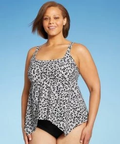 Deals ✨ Women's Plus Size Square Neck Sharkbite Tankini Top - Kona Sol™ Multi 👍 13 Deals ✨ Women's Plus Size Square Neck Sharkbite Tankini Top - Kona Sol™ Multi 👍 -Swimsuits Official Site unnamed file 10003