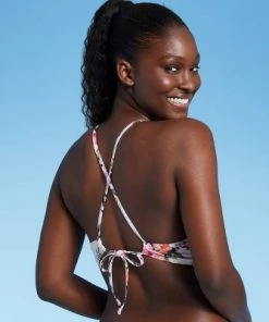 Budget 💯 Women's Lightly Lined Twist-Front Plunge Bikini Top - Shade & Shore™ White Tropical Print 🧨 -Swimsuits Official Site unnamed file 3425